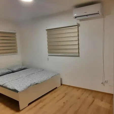 Old Cherry Apartment *