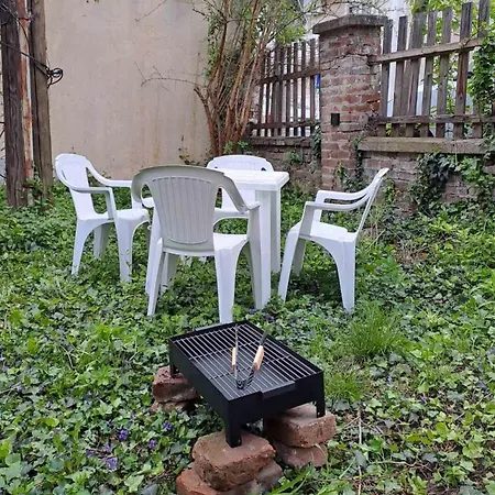 Old Cherry Apartment *